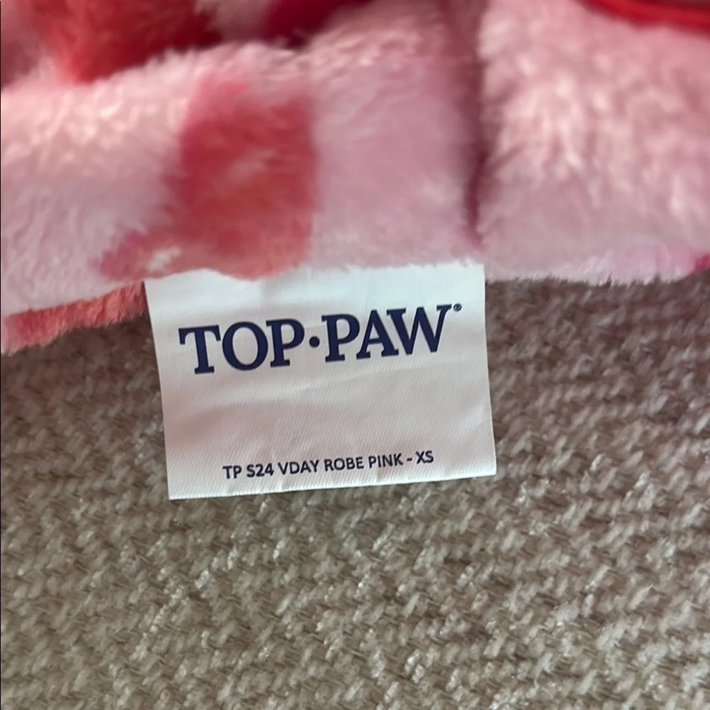 ❤️3 items for $15!❤️ Top Paw Pink Plush Robe with Heart Design